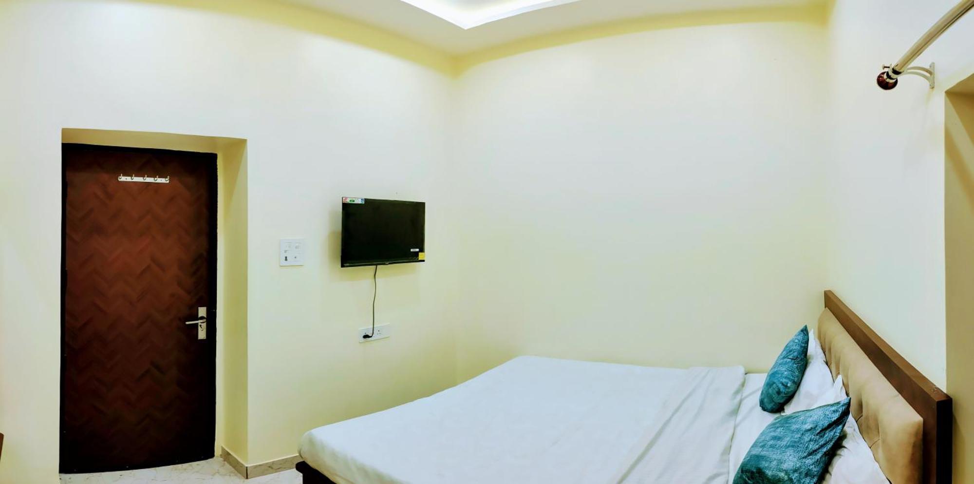 Ganga Sparsh Hotel Varanasi Exterior photo